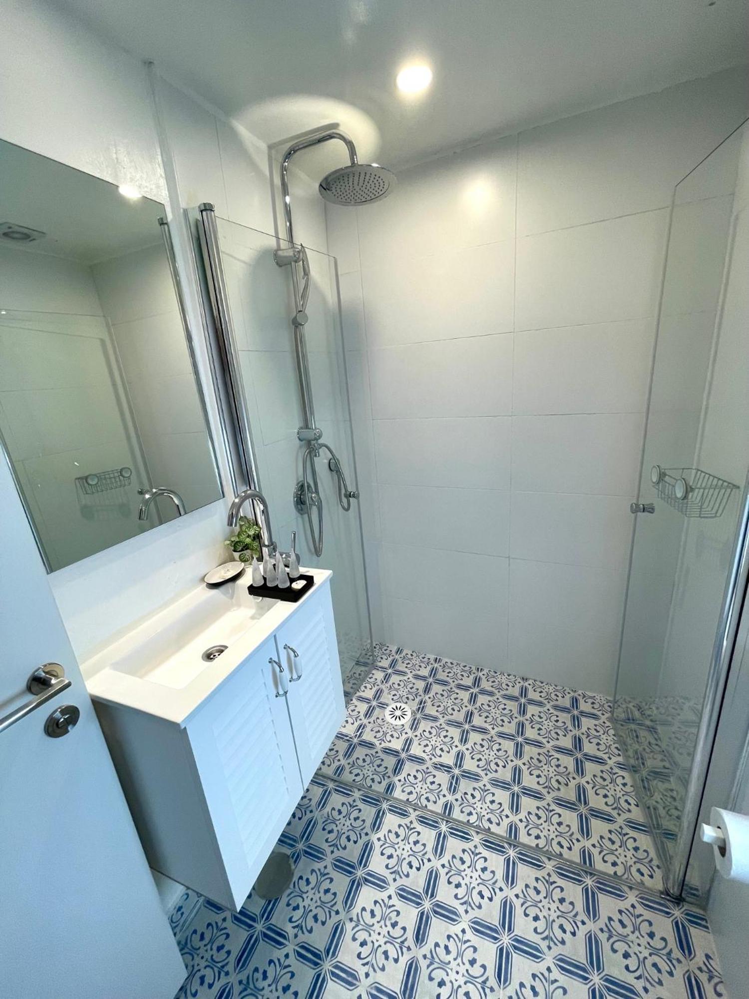 1000Nights Yassou Apartment เทลอาวีฟ ภายนอก รูปภาพ